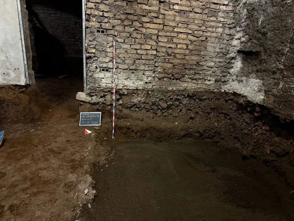 Assistenza archeologica per gli Interventi di scavo e indagini sismiche per la realizzazione del fondo fossa di un ascensore. — Studio Matrix Lab